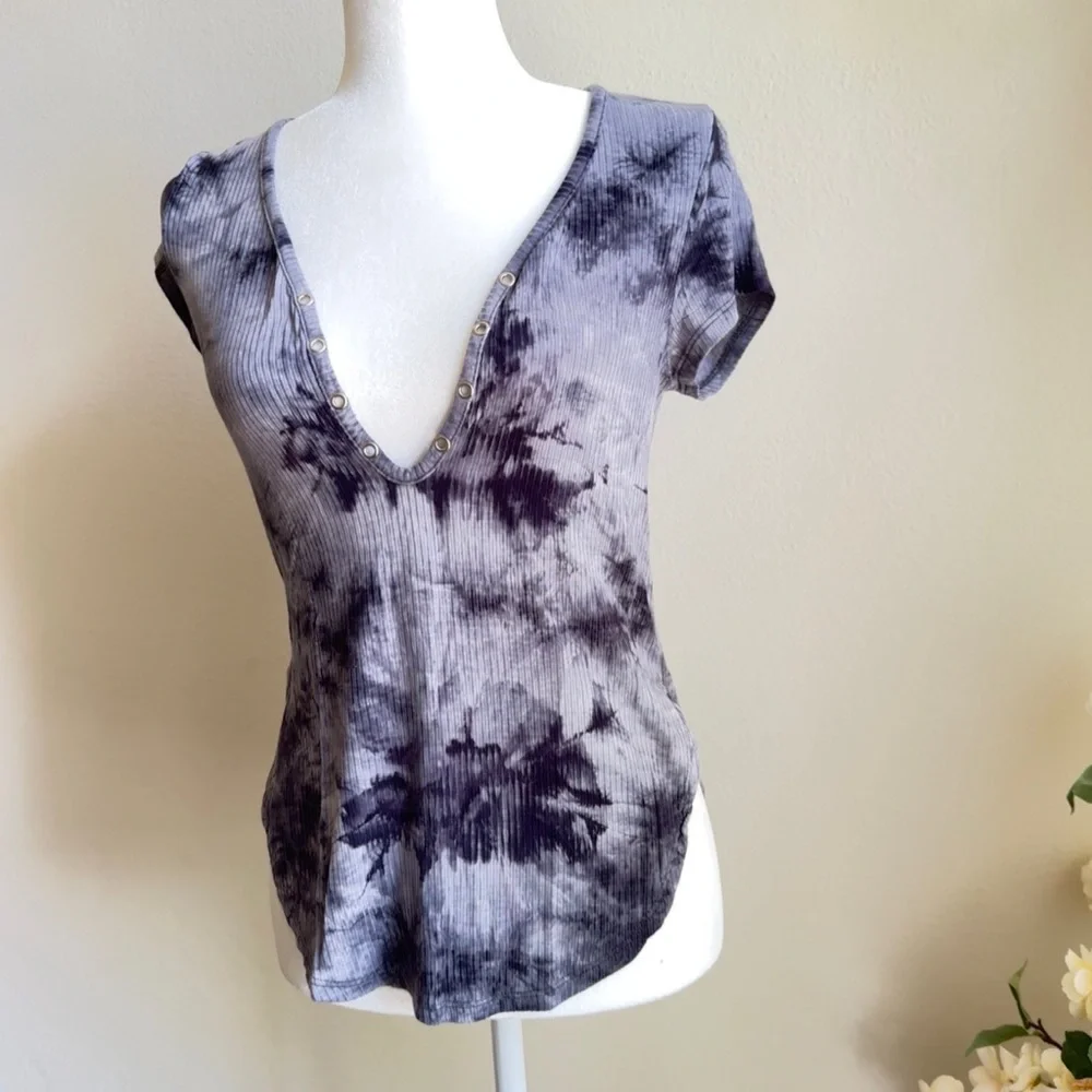 RINGOSTONE Short sleeve deep v-neck tee in softest cotton modal spandex shirt. S - Picture 5 of 7